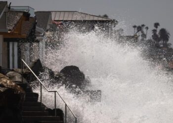Highest-ever ocean temperature measured as powerful  El Niño forms