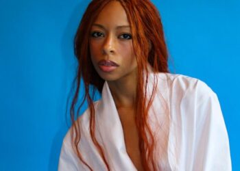 Ravyn Lenae connects with her Panamanian roots, joins forces with Doechii in new album ‘Blue Island’