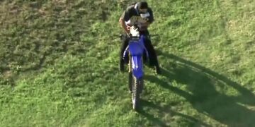 Man on dirt bike leads police on chase through downtown L.A., makes phone call, stops for gas