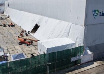 Boyle Heights reaching breaking point over rotten meat as warehouse cleanup deadline dissolves into fight