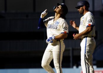 Once booed in L.A., Alek Thomas delivers for Dodgers in victory over Pirates