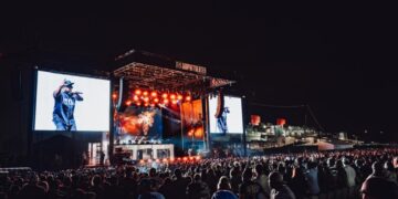 How annoying are parking, seating at F&M Bank Amphitheater in Long Beach? We checked it out