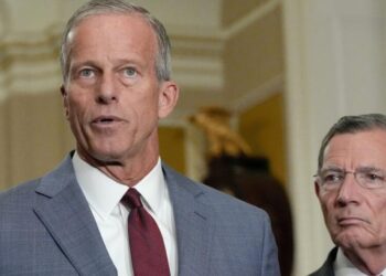 Senate approves funding bill to avoid a shutdown before the election