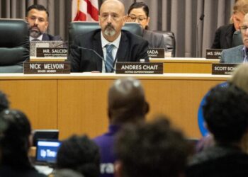 LAUSD budget crisis remains severe, fiscal experts say, as district works to calm fears