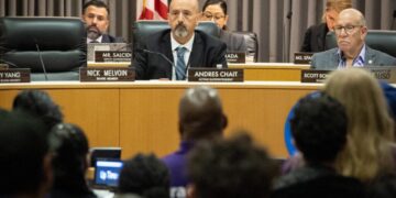 LAUSD budget crisis remains severe, fiscal experts say, as district works to calm fears