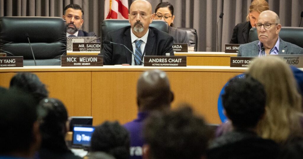 LAUSD budget crisis remains severe, fiscal experts say, as district works to calm fears