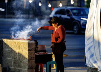 Bass tells LAPD to stop issuing criminal citations to street vendors