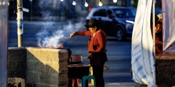Bass tells LAPD to stop issuing criminal citations to street vendors