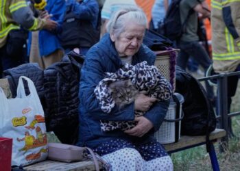 A Russian missile and drone barrage kills at least 16 in Ukraine’s Kyiv region