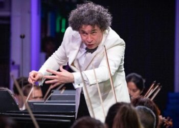 Gustavo says goodbye with with four-night Hollywood Bowl extravaganza