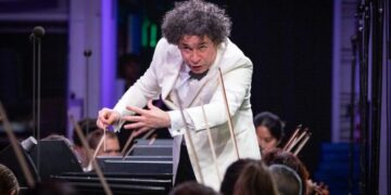 Gustavo says goodbye with with four-night Hollywood Bowl extravaganza