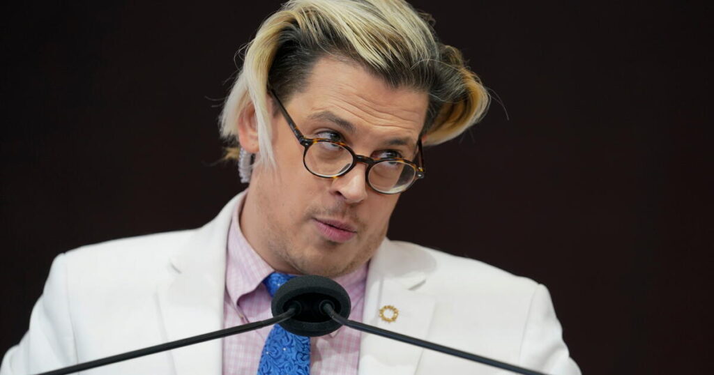 Far-right British provocateur Milo Yiannopoulos arrested by U.S. immigration enforcement