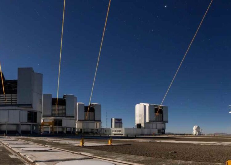 Telescope spies the fastest star in the Milky Way zipping around a black hole
