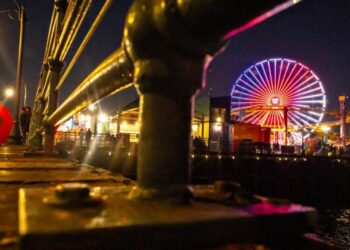 Robbery turns into shooting near Santa Monica pier