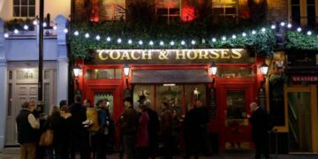 Plan to limit ‘vertical drinking’ decried by pub landlords and U.K. politicians