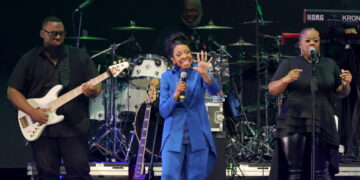 Gladys Knight ‘easing into fewer’ concerts after recent performances spark health concerns