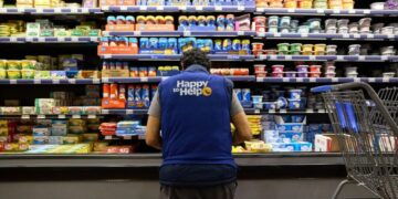 Walmart slows down: what the retail giant’s earnings say about consumer spending