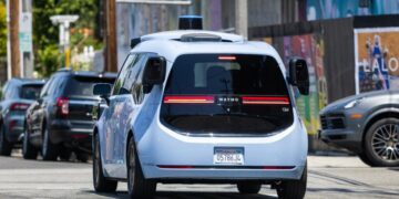Waymo wins approval for drastic expansion in Los Angeles, Bay Area regions