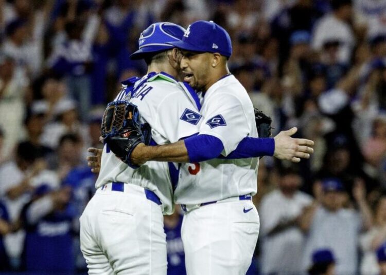Yoshinobu Yamamoto shines, Edwin Díaz struggles in Dodgers’ win over Brewers