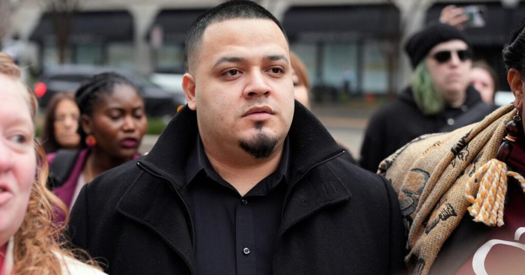 Justice Department pushes to revive criminal case against Kilmar Abrego Garcia