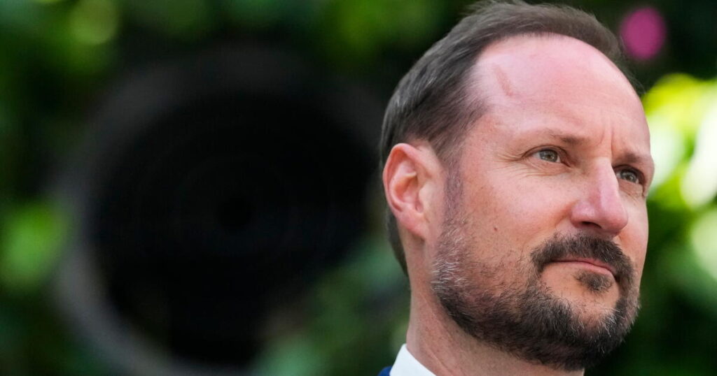 Norway’s crown prince becomes King Haakon VIII after his father’s death