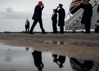 Californians are more concerned about Trump interference in midterm than fraud, poll finds
