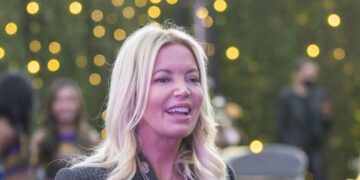 Jeanie Buss seeks court help keeping her family’s share of the Lakers