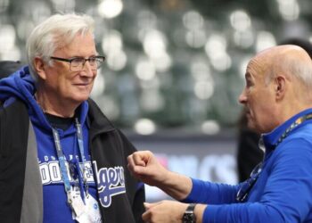 Dodgers president Stan Kasten reiterates ‘Dodgers are not being sold’