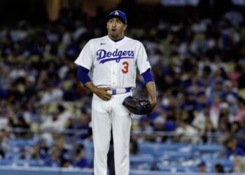 Letters to Sports: Edwin Díaz and Kyle Tucker bringing down the Dodgers