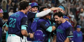 Dodgers fall to Diamondbacks on a walk-off homer as losing skid reaches 7 games