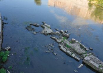 Nero’s Bridge emerges from Tiber River as Rome faces water crisis