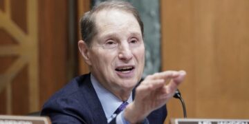 Ordinary Americans struggle to fund their 401(k) plans while plutocrats fill theirs with tax-free millions