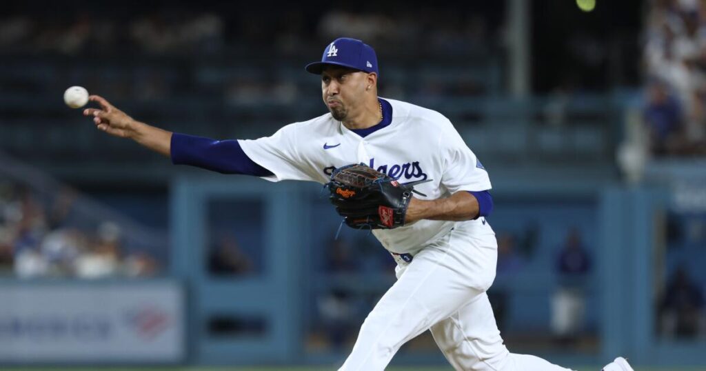 Another Edwin Díaz meltdown dooms Dodgers in loss to first-place Brewers