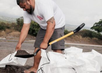 Hawaii’s Big Island lashed by rain and wind as Tropical Storm Lala closes in