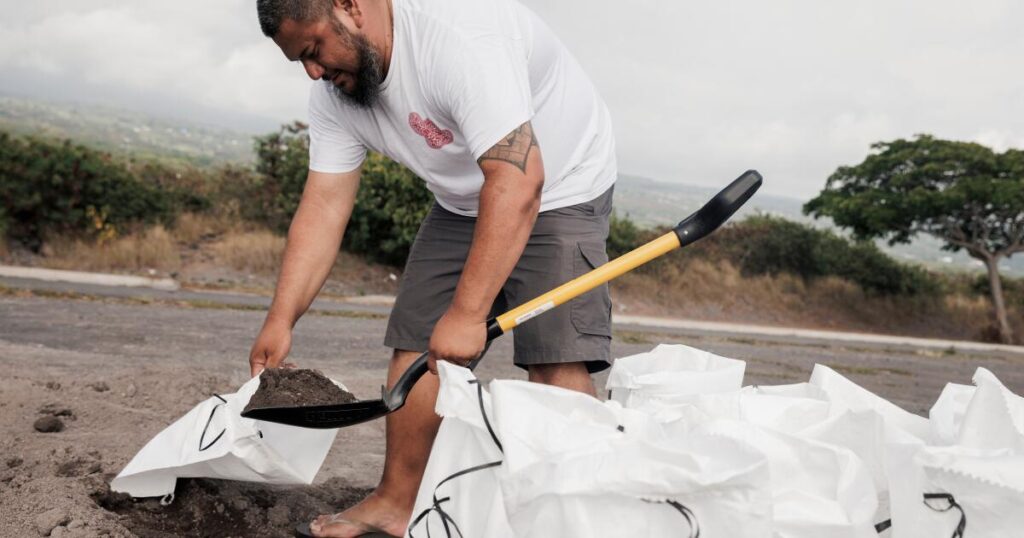Hawaii’s Big Island lashed by rain and wind as Tropical Storm Lala closes in