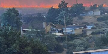 Thousands evacuated as Hawk fire burns over 10,000 acres near Reno