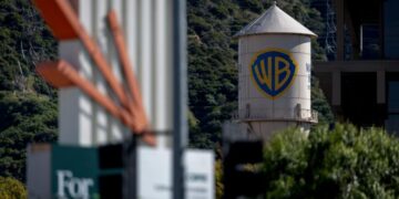 Report warns Paramount-Warner merger could erase 4,500 jobs in L.A.