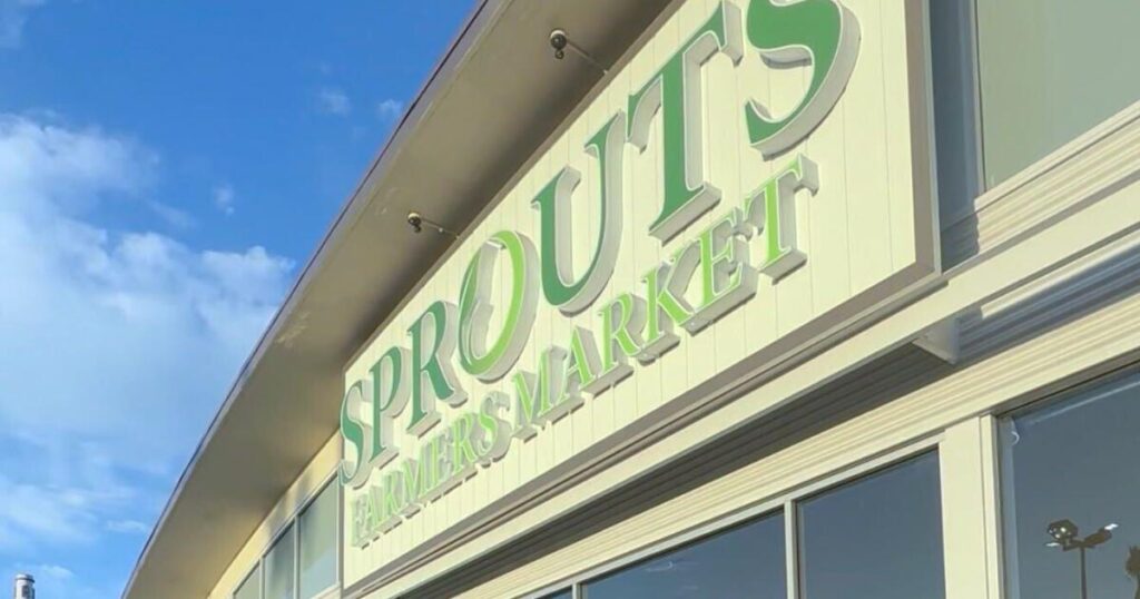 A new grocery store ‘Sprouts’ hope for easier access to healthy food in Inglewood