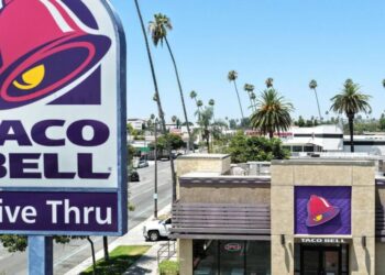 Taco Bell knew of parasite outbreak weeks before nationwide lettuce warning