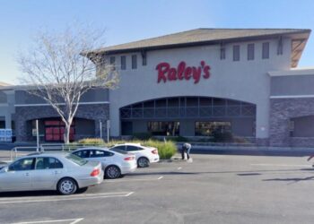 Californian grocer Raley’s to shut Brentwood and other outlets