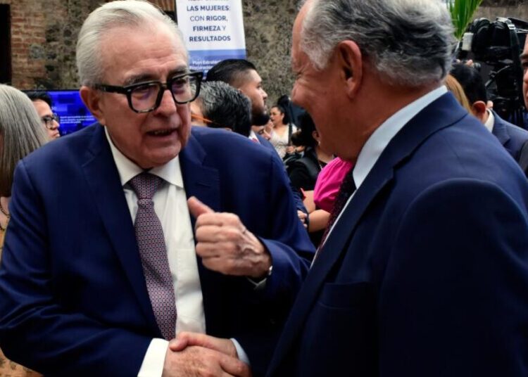 Mexican governor, indicted by U.S. on charges of collaboration with drug cartel, is back in office