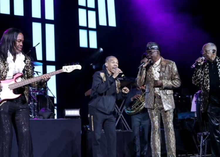 Earth, Wind & Fire postpones concert with Lionel Richie because of ‘medical emergency’