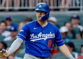 Dodgers swept by Braves after Chris Sale throws a complete-game shutout