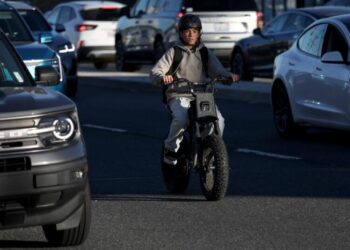 L.A. City Council members call for new restrictions on e-bikes