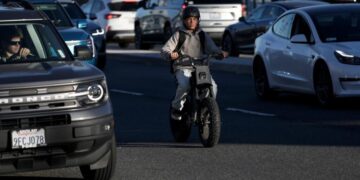 L.A. City Council members call for new restrictions on e-bikes