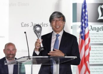 If Dodgers are put up for sale, previous runner-up Patrick Soon-Shiong is interested