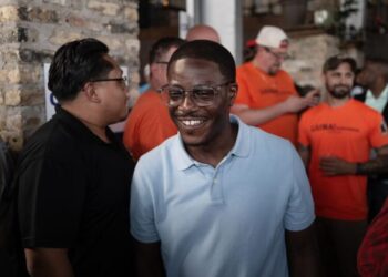In another key primary test, a favored progressive is upset in Wisconsin governor’s race