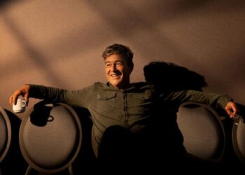 Kyle Chandler loves the ending of the ‘Lanterns’ premiere. He also loves a grouchy character