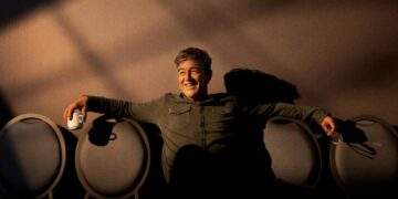 Kyle Chandler loves the ending of the ‘Lanterns’ premiere. He also loves a grouchy character