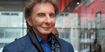Barry Manilow announces touring hiatus days after canceling third show this month